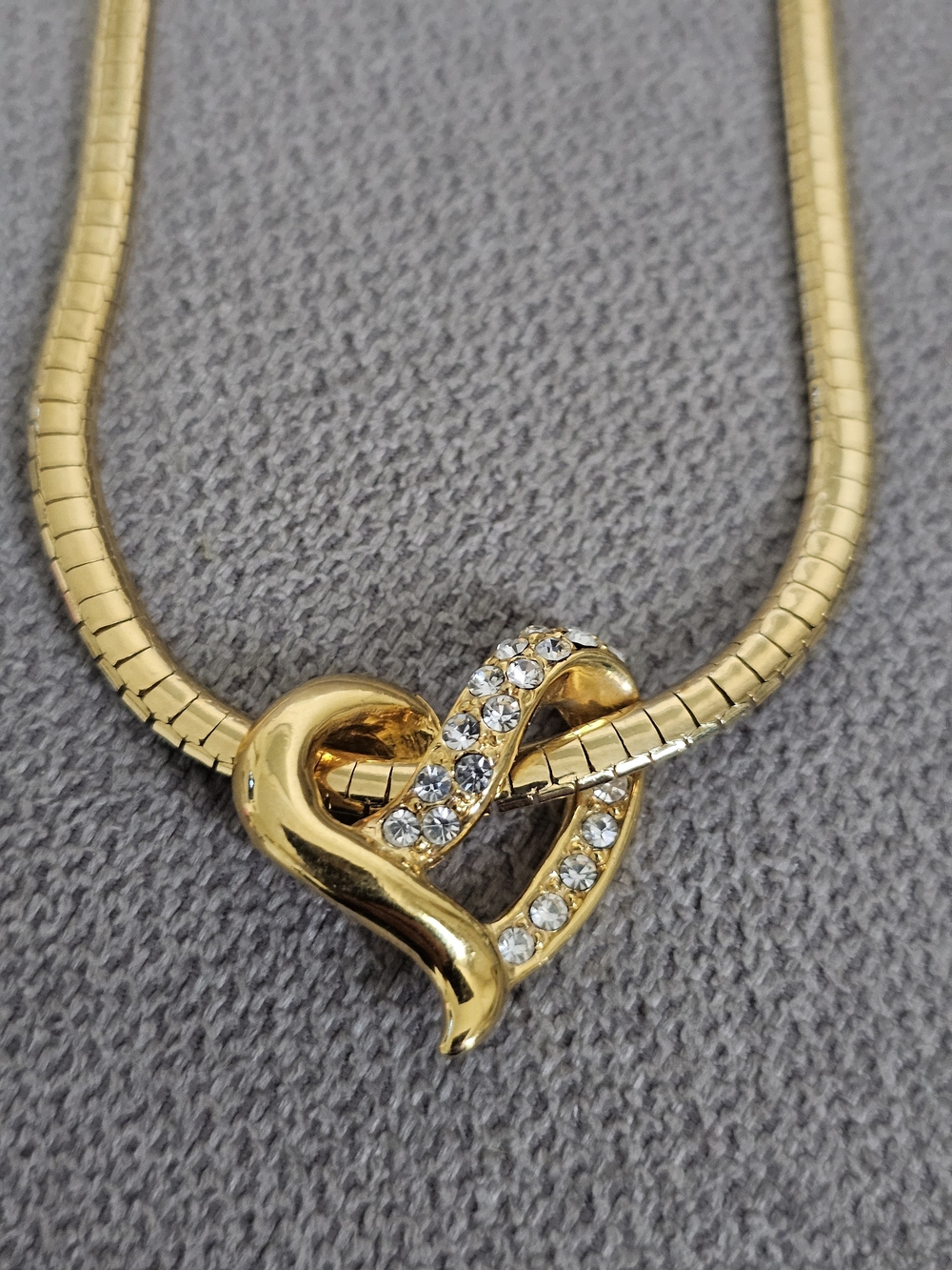 Nina Ricci gold-plated omega chain, Sliding Heart Pendant
